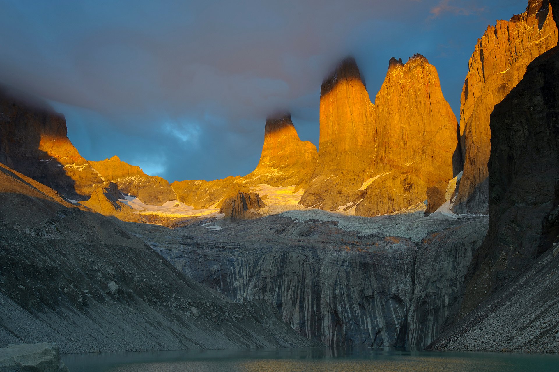 Torres del Paine lago azul