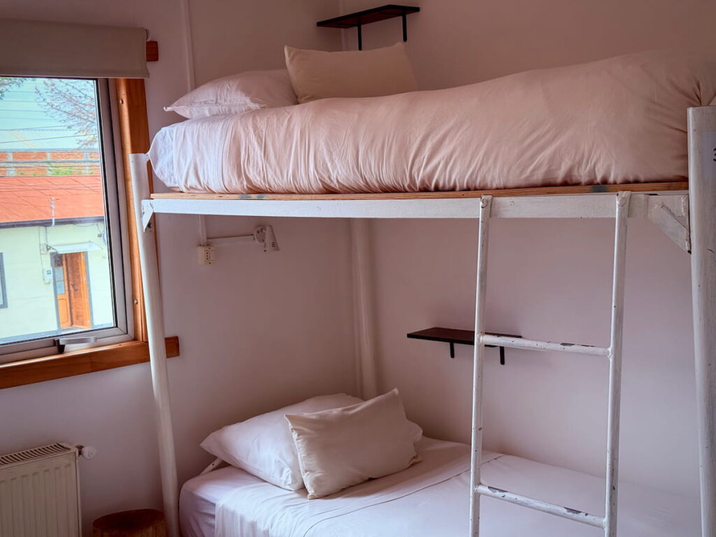 Dormitorio 4 camas con baño compartido